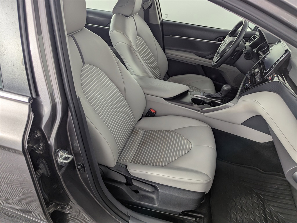 2022 Toyota Camry SE photo 34