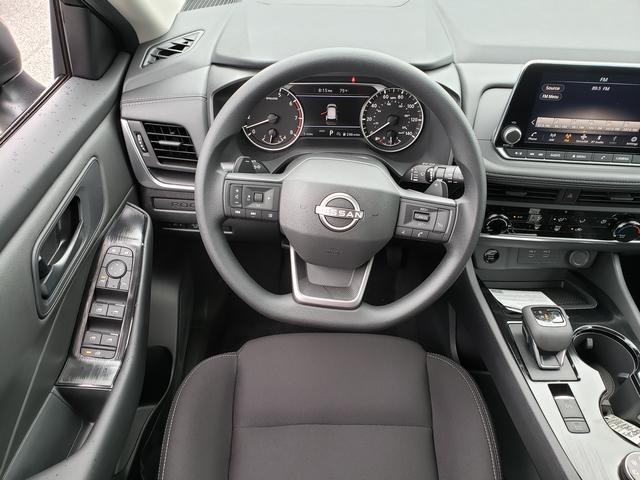 2025 Nissan Rogue S photo 14