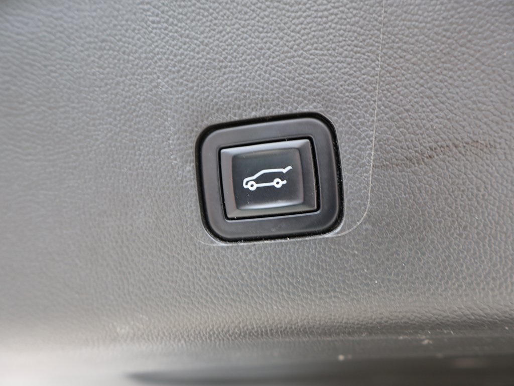 2022 Chevrolet Traverse Leather photo 17