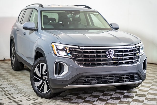 2025 Volkswagen Atlas SE Technology photo 3