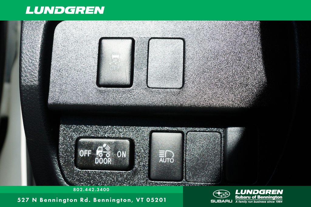 2023 Toyota Tacoma SR 4x4 photo 21