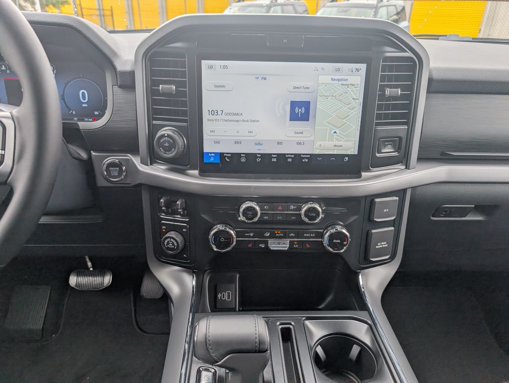 2025 Ford F-150 XLT photo 12