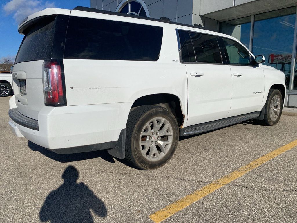 2016 Gmc Yukon XL SLT photo 2