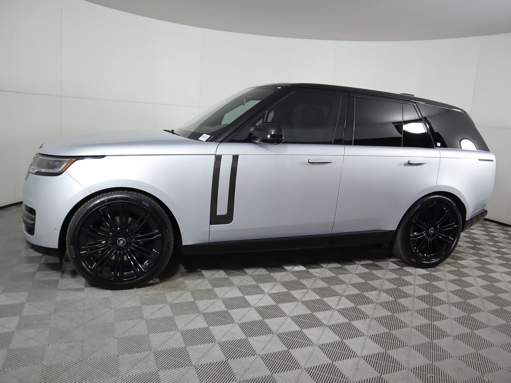 2025 Land Rover Range Rover SE photo 8