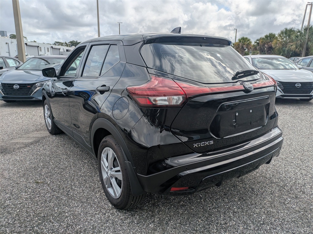 2025 Nissan Kicks Play S photo 4