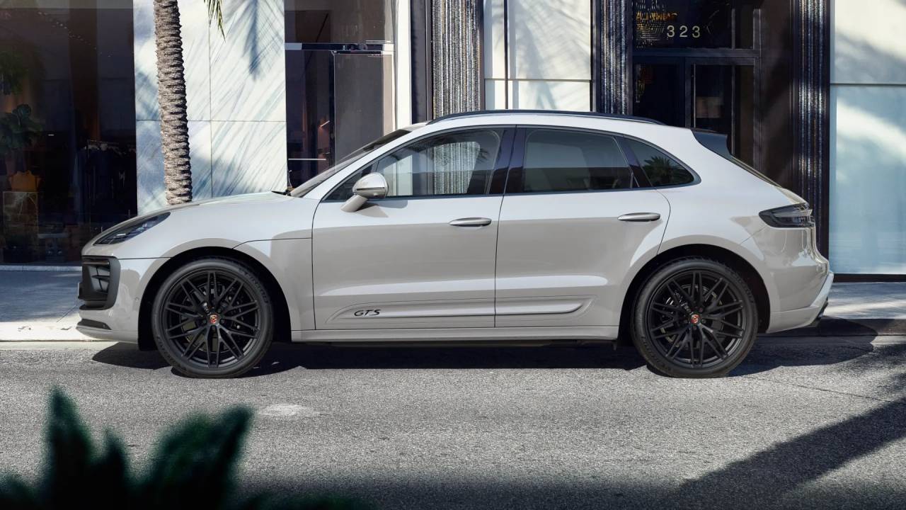 2025 Porsche Macan GTS photo 2