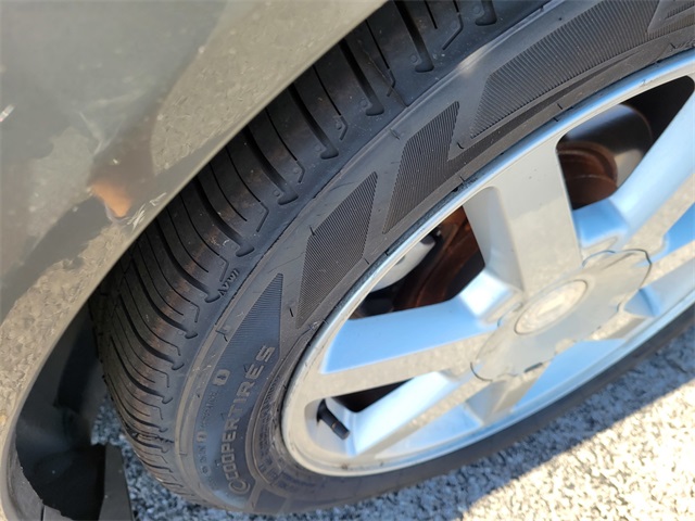 2004 Cadillac CTS Base photo 10
