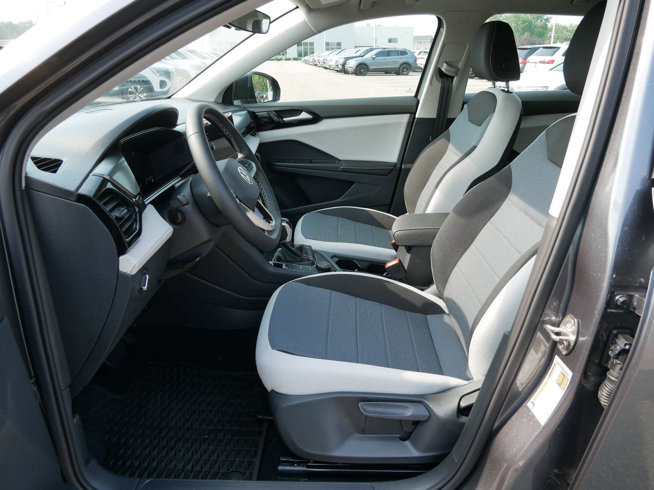 2025 Volkswagen Taos S photo 5