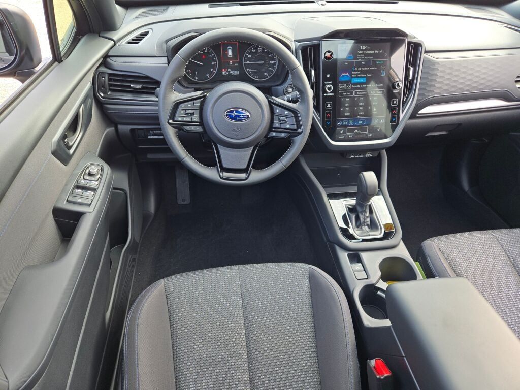 2025 Subaru Forester Premium photo 14