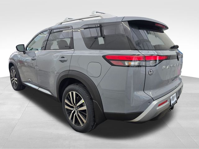 2025 Nissan Pathfinder Platinum photo 3