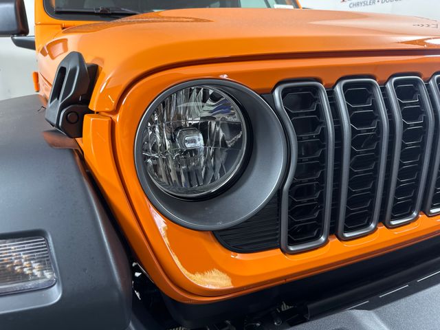 2025 Jeep Wrangler Sport photo 4