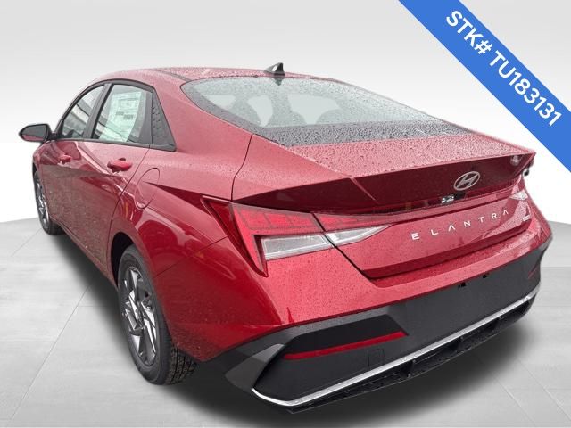 2026 Hyundai Elantra Hybrid photo 4