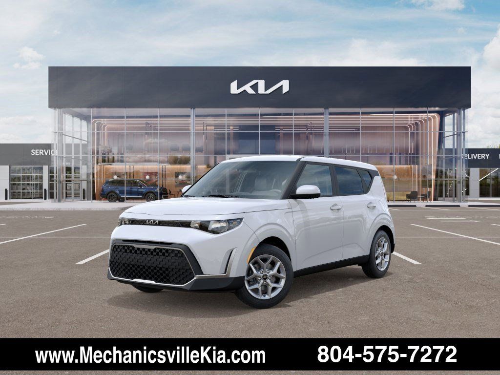 2025 Kia Soul LX's photo
