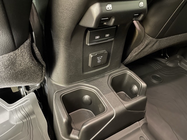2025 Jeep Wrangler Sahara photo 36