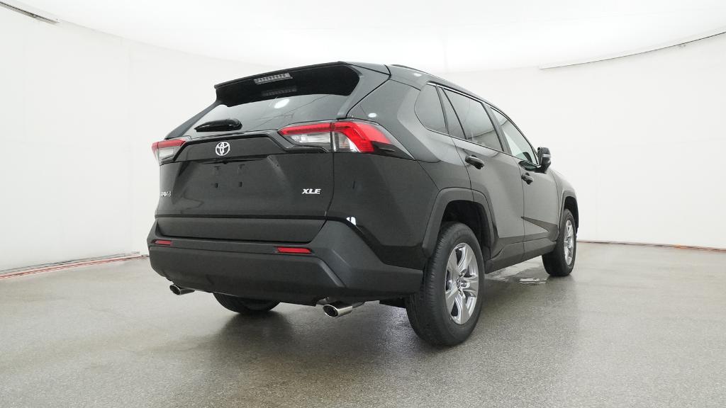 2025 Toyota RAV4 XLE photo 16