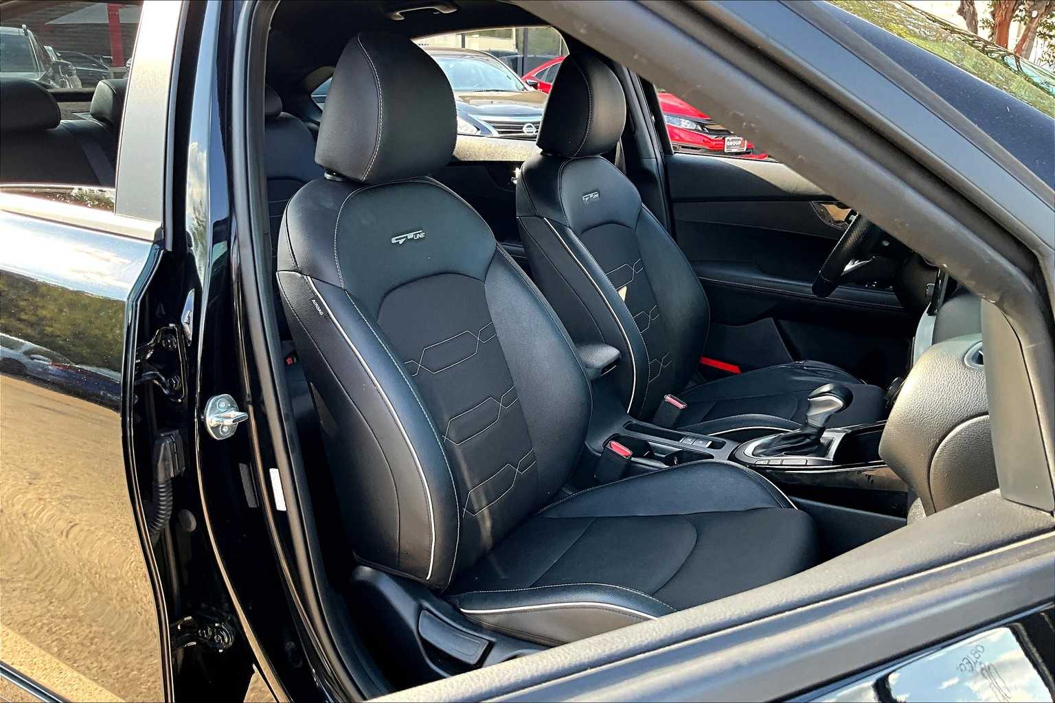 2024 Kia Forte GT-Line photo 8
