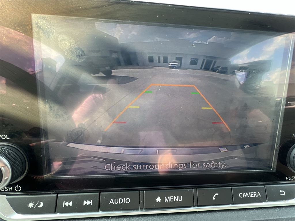 2022 Nissan Rogue SV photo 17