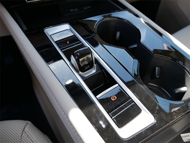 2025 Volkswagen Atlas SEL photo 9