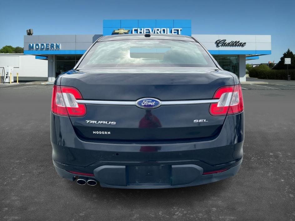 2011 Ford Taurus SEL photo 3