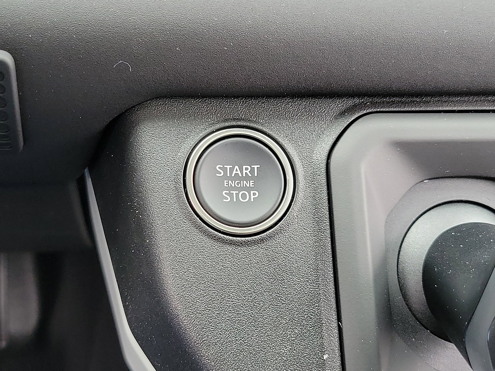 2024 Land Rover Defender 110 SE photo 26