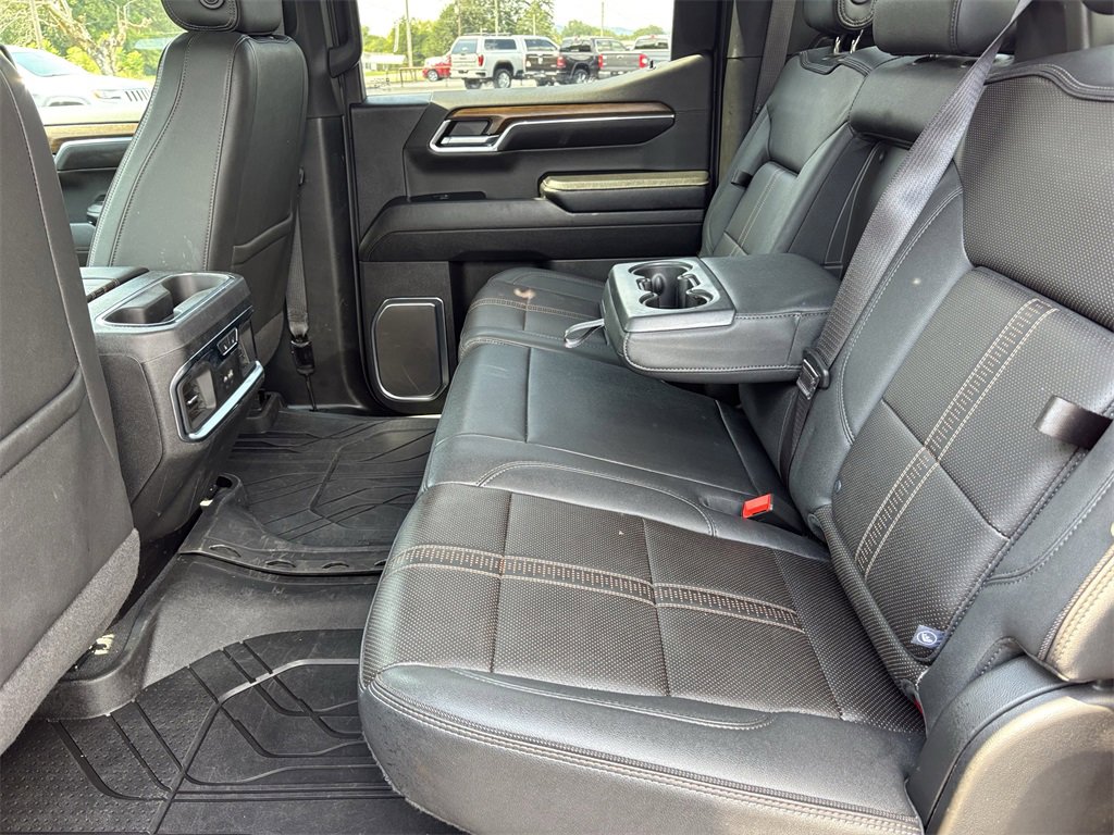 2024 Chevrolet Silverado 1500 High Country photo 15