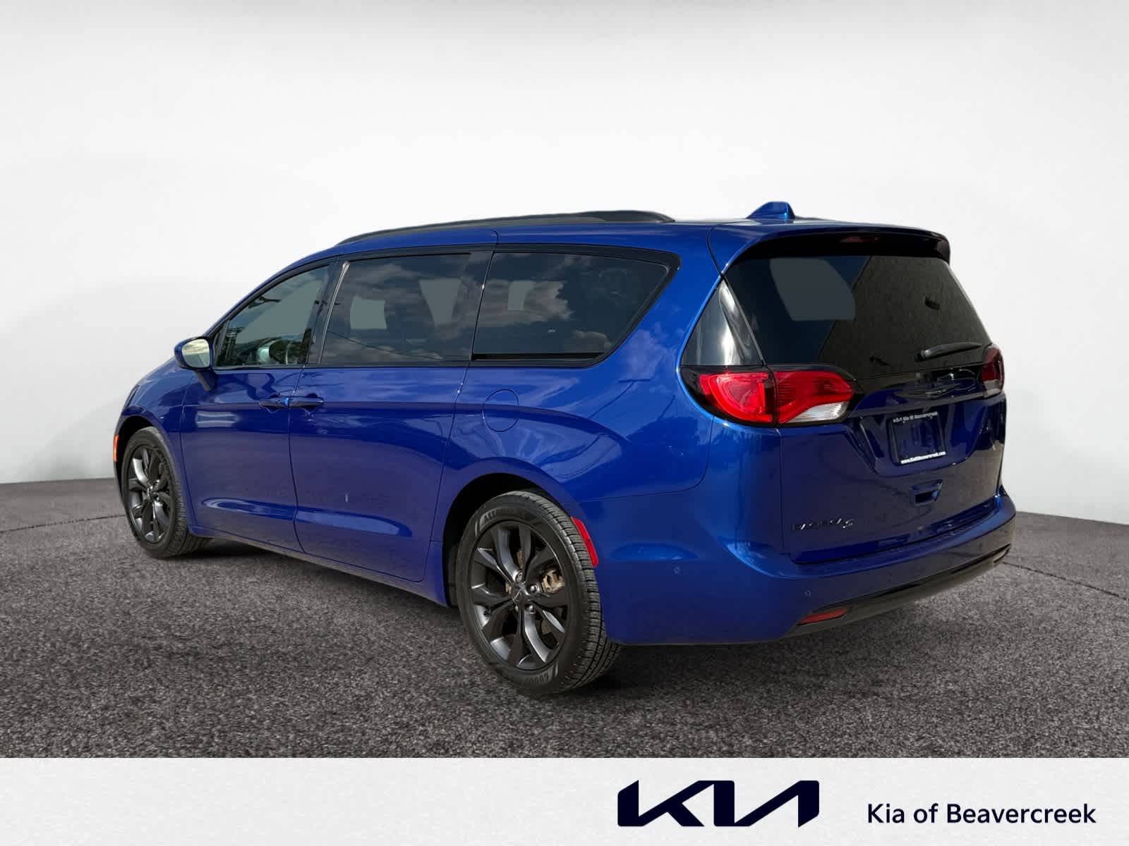 2019 Chrysler Pacifica Touring Plus photo 3