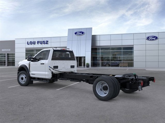 2025 Ford F-600 photo 4