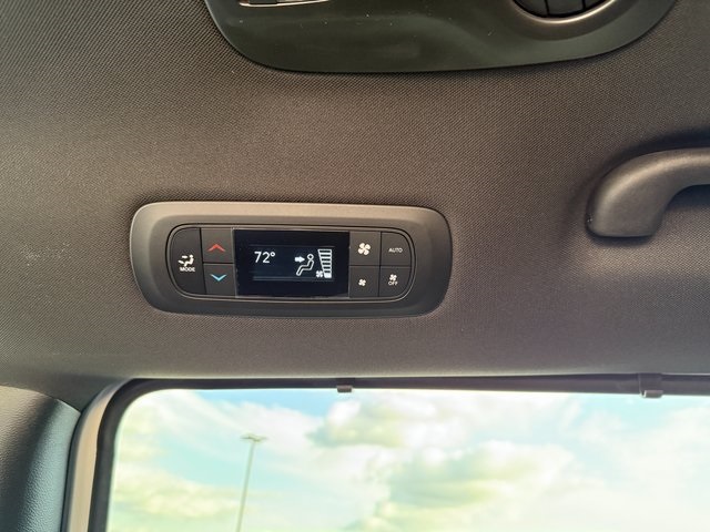 2026 Chrysler Pacifica photo 16