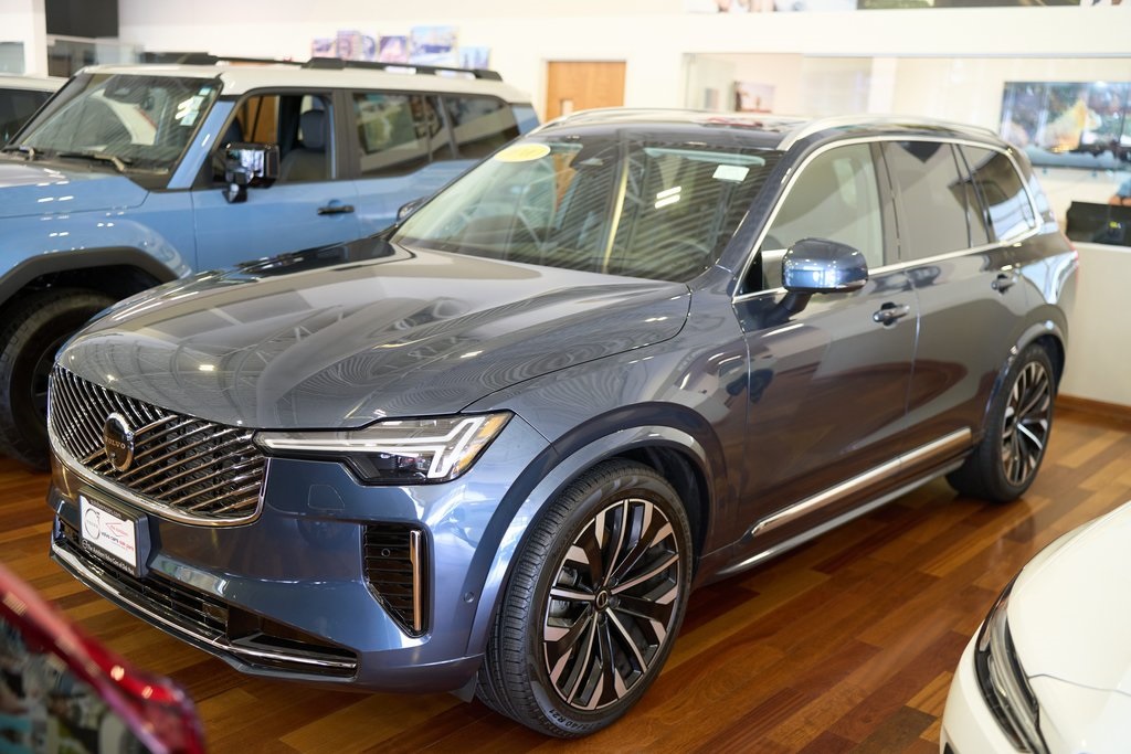 2025 Volvo XC90 Ultra's photo