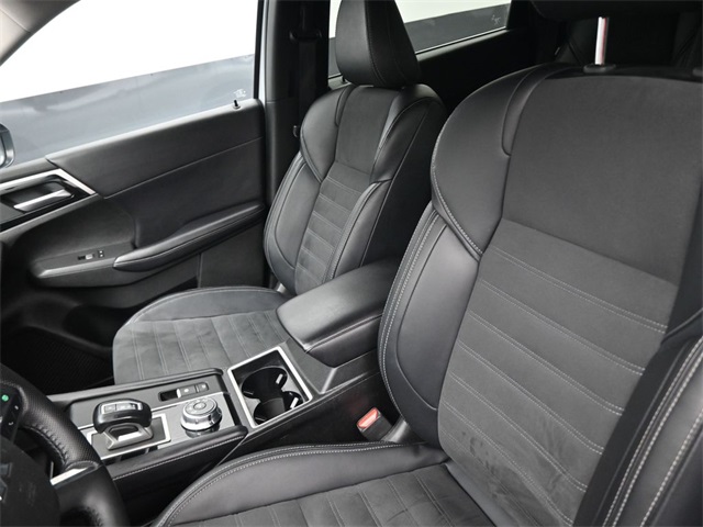 2024 Mitsubishi Outlander SE photo 18