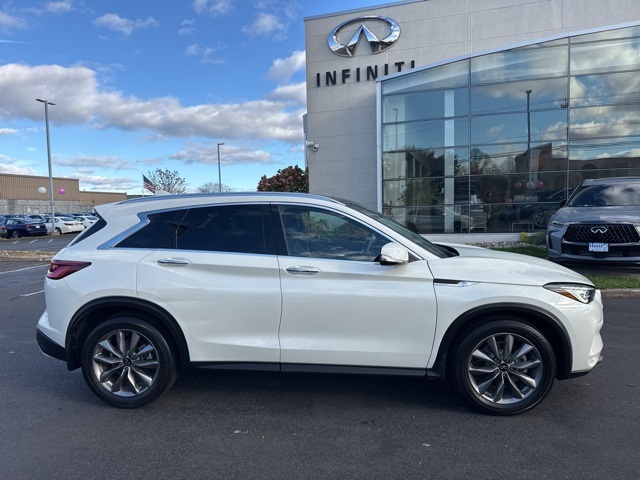 2022 Infiniti QX50 Luxe photo 4