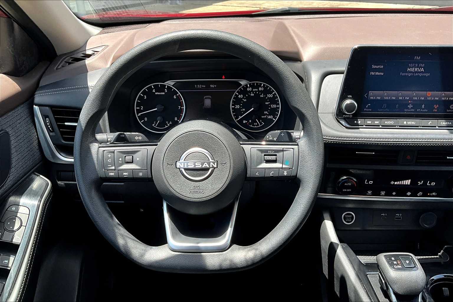 2023 Nissan Rogue SV photo 3