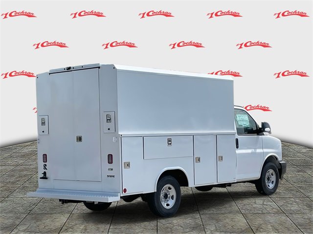 2025 Gmc Savana Cutaway 3500 photo 3