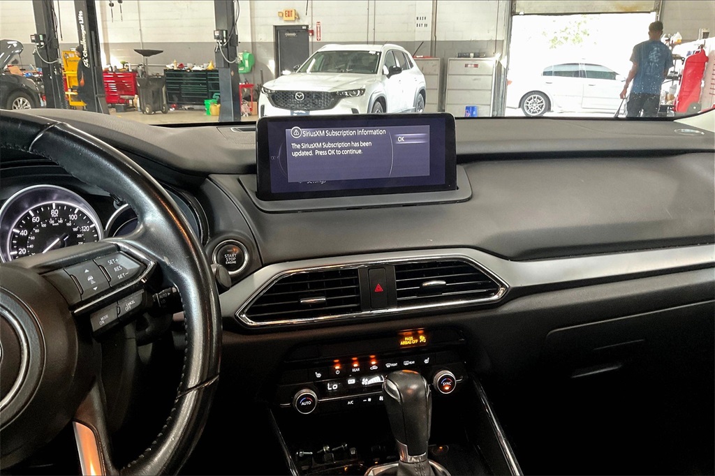 2022 Mazda CX-9 Touring photo 4
