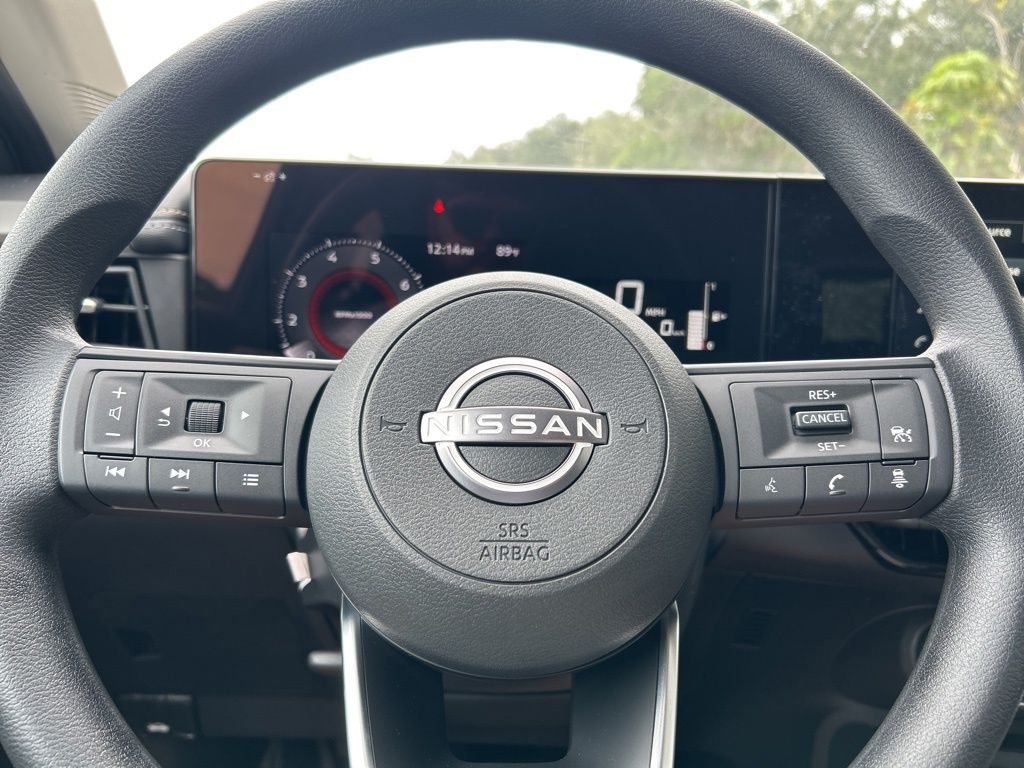 2025 Nissan Kicks SV photo 14