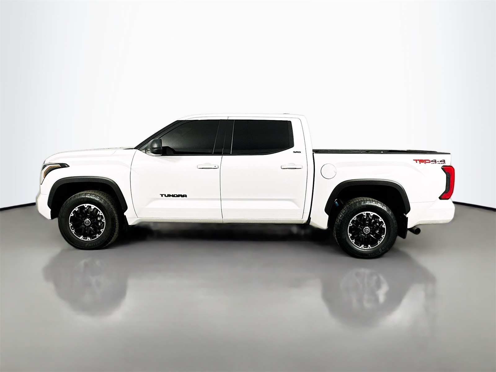 2022 Toyota Tundra SR5 photo 4