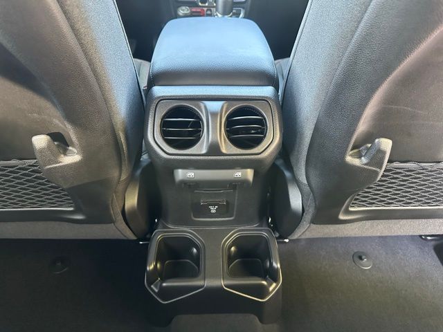 2025 Jeep Wrangler Rubicon photo 30