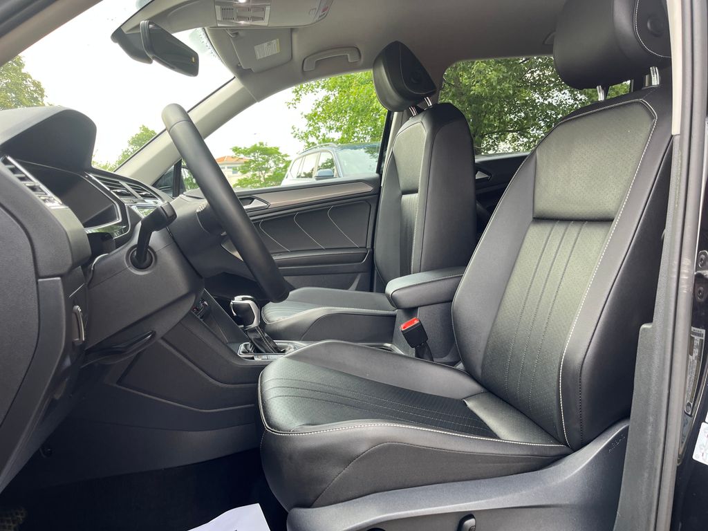 2022 Volkswagen Tiguan SE photo 3