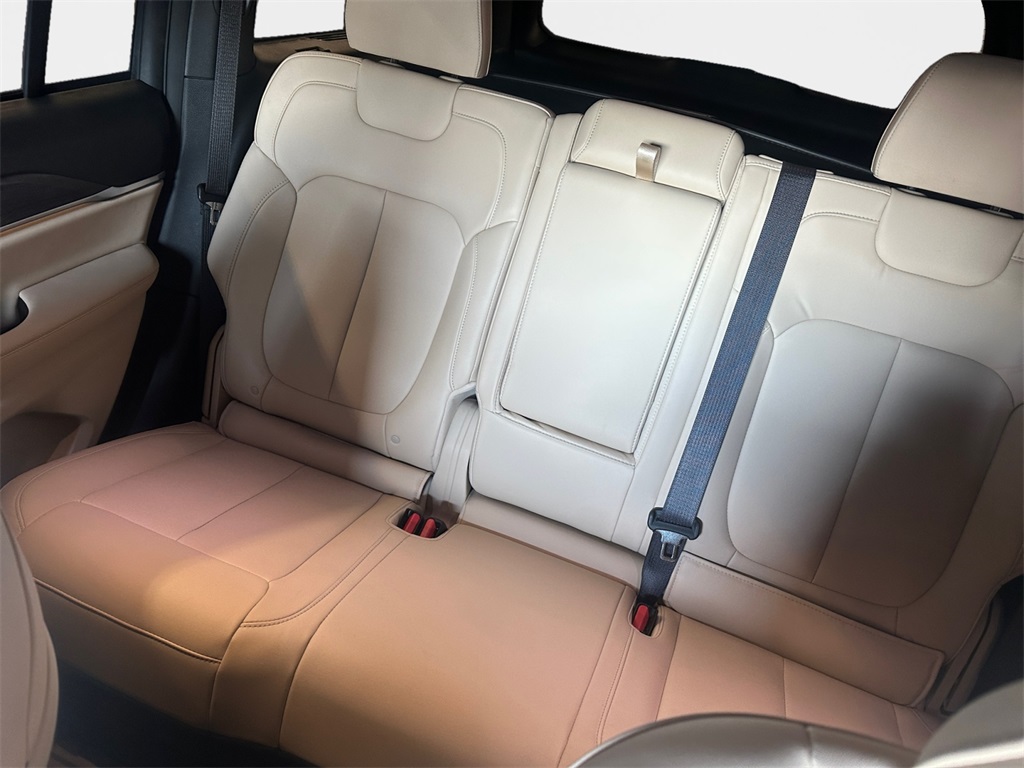 2024 Jeep Grand Cherokee Limited photo 7