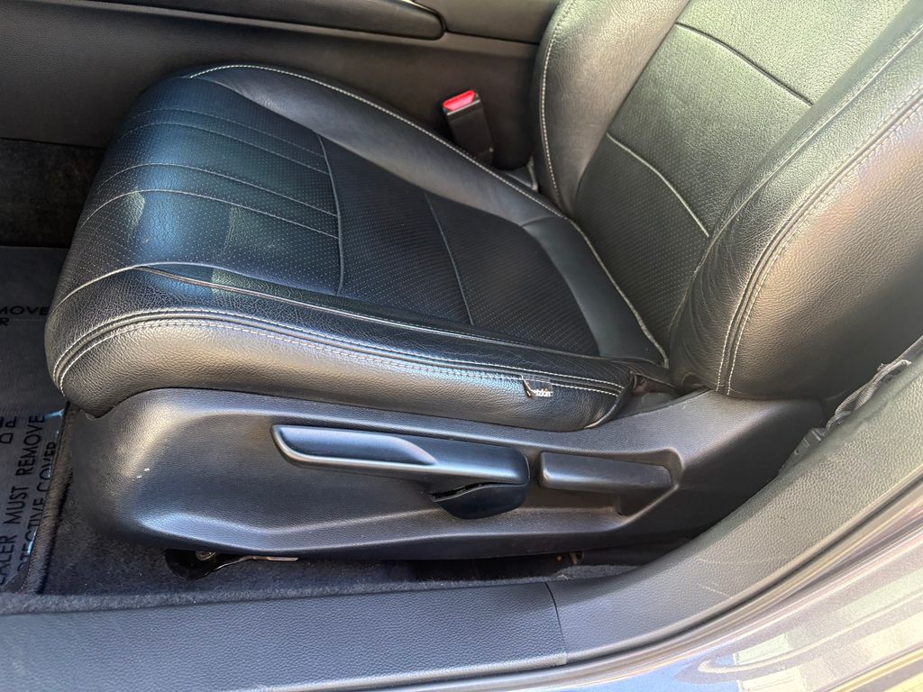 2022 Honda Accord LX photo 12