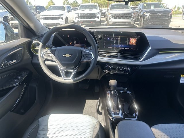 2025 Chevrolet Trax LT photo 20