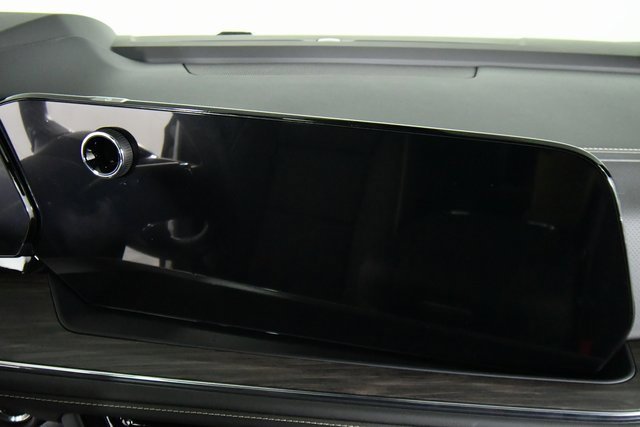 2025 Chevrolet Suburban Premier photo 3