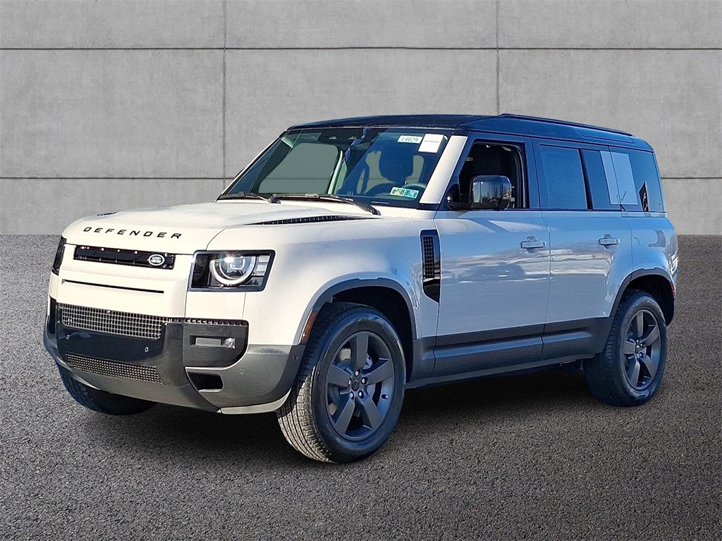 2026 Land Rover Defender S's photo