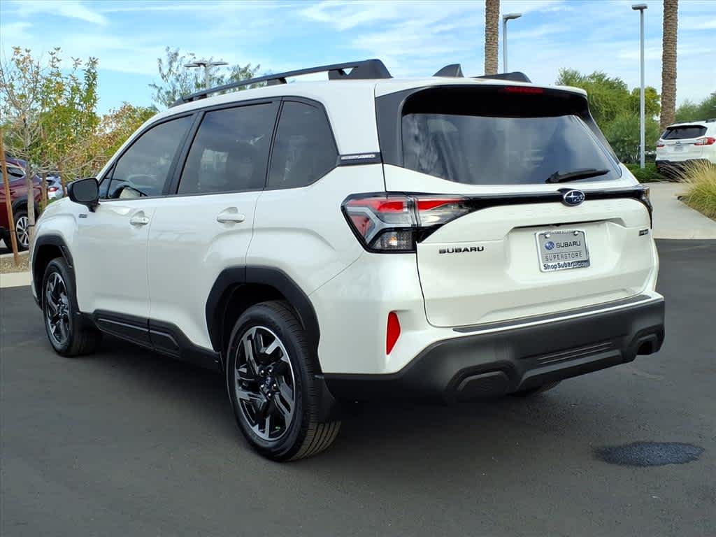 2025 Subaru Forester Premium photo 4