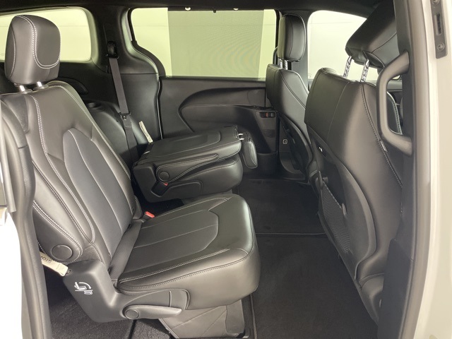 2025 Chrysler Pacifica photo 42
