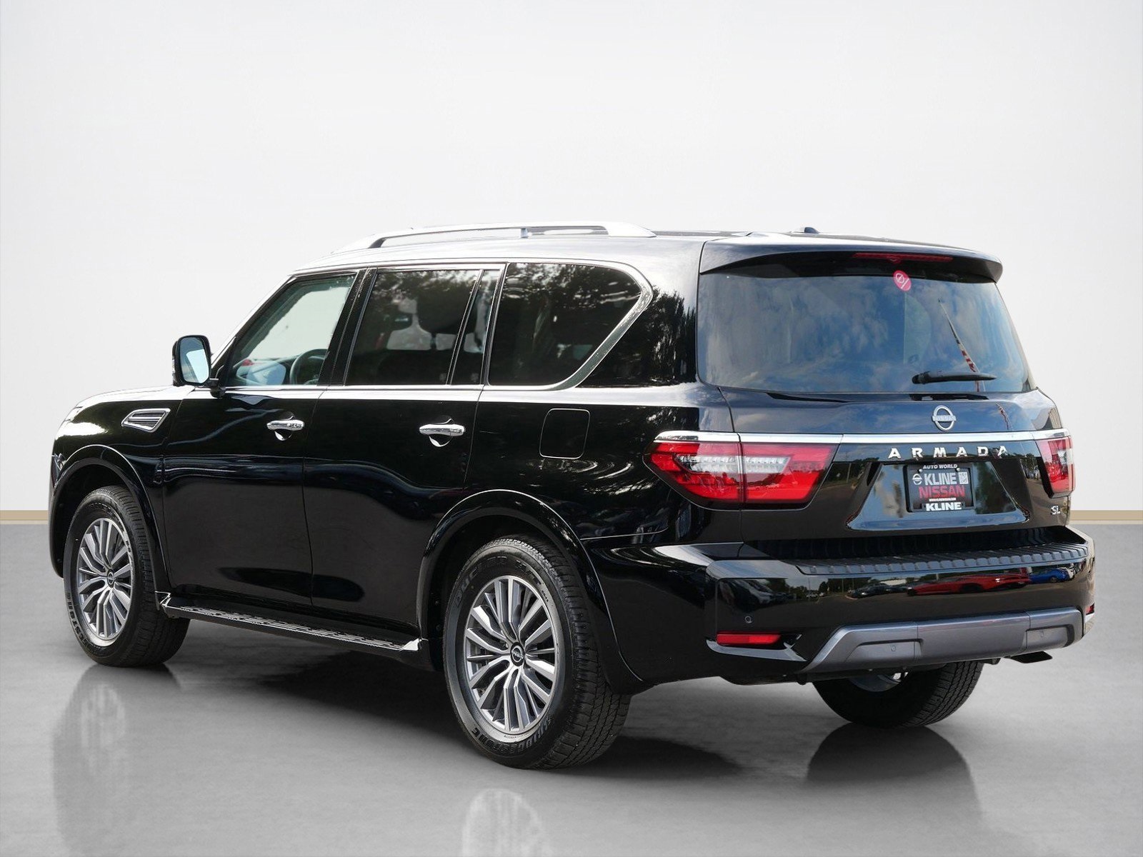 2024 Nissan Armada SL photo 3