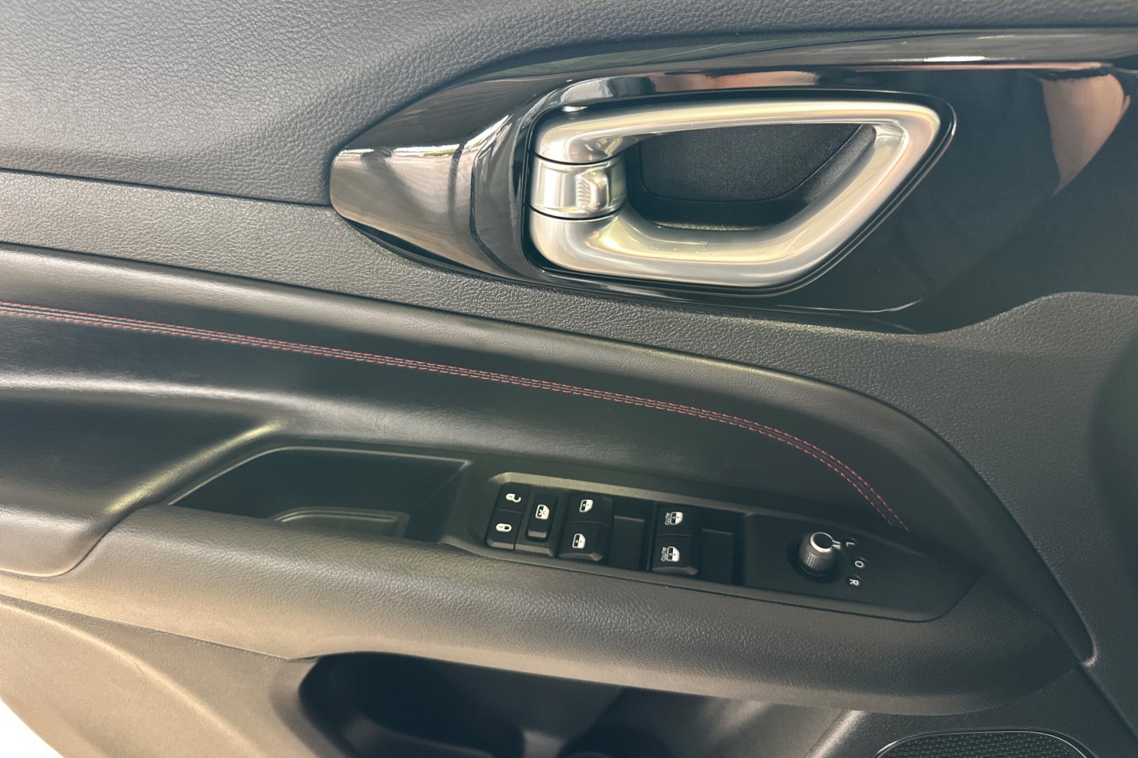 2024 Jeep Compass Trailhawk photo 10