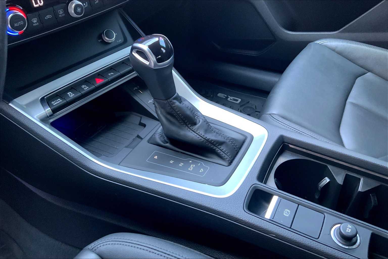 2022 Audi Q3 S line Premium Plus photo 17