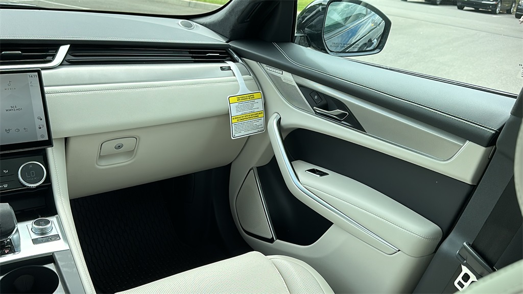 2026 Jaguar F-PACE P250 R-Dynamic S photo 26