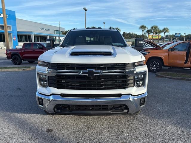 2026 Chevrolet Silverado 2500HD LT photo 2